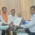 झारखंड में 108 एम्बुलेंस कर्मियों का आंदोलन स्थगित : श्रम विभाग से वार्ता के बाद 15 दिनों का अल्टीमेटम, कार्रवाई न होने पर चक्का जाम की चेतावनी