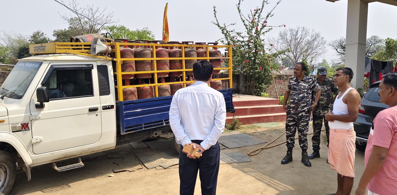 Garhwa LPG Black Marketing Raid