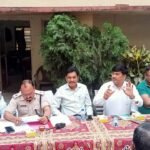 गढ़वा : आगामी त्योहारों को लेकर पुलिस-प्रशासन अलर्ट, शांति समिति की बैठकों में सौहार्द बनाए रखने की अपील