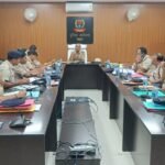 गढवा पुलिस की मासिक अपराध गोष्ठी : ईद, सरहुल और रामनवमी पर सुरक्षा का अभेद्य किला, लंबित कांडों के निपटारे पर जोर