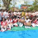 गढ़वा में प्रकृति पर्व सरहुल की धूम : मांदर की थाप पर थिरके SP और SDM, पुलिस केंद्र से लेकर सरना स्थल तक उमड़ा जनसैलाब