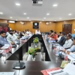 गढ़वा में बैंकों की ‘क्लास’: सुस्त रफ्तार वाले बैंकों को DDC की कड़ी फटकार, टॉप और बॉटम लिस्ट जारी!