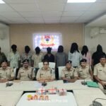 पलामू पुलिस का बड़ा एक्शन: आनंद अपहरण कांड के 8 अपराधी गिरफ्तार, हथियार और स्कॉर्पियो बरामद