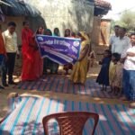 सावधान! पुराने मोबाइल के बदले स्टील के बर्तन का लालच पड़ सकता है भारी, गढ़वा में DLSA ने ग्रामीणों को किया जागरूक