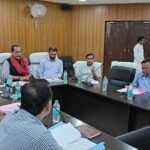 बूढ़ा पहाड़ के कायाकल्प की तैयारी : वित्त मंत्री ने गढ़वा में की हाई-लेवल मीटिंग; अधिकारियों को ‘मिशन मोड’ में काम करने का निर्देश