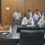 गढ़वा : पेयजल संकट से निपटने के लिए प्रशासन मुस्तैद, उप विकास आयुक्त ने झार जल पोर्टल के जरिए शिकायत दर्ज कराने की अपील की