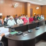 गढ़वा : जिला नियोजन पदाधिकारी ने सुनीं आमजनों की समस्याएं, निष्पादन हेतु संबंधित अधिकारियों को दिए निर्देश