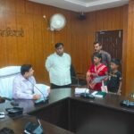 जिला जनसुनवाई: गढ़वा उपायुक्त ने सुनी आमजनों की समस्याएं, निष्पादन के लिए अधिकारियों को दिए कड़े निर्देश
