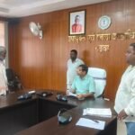 गढ़वा DC का ‘जनता दरबार’: NH-39 मुआवजा, अबुआ आवास की किस्त अटकाने और आंगनबाड़ी बहाली धांधली पर सख्त; दिए कड़े निर्देश