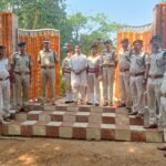 गढ़वा में पुलिस संस्मरण दिवस : शहीद स्मारक पर नम हुईं आंखें, कर्तव्य पथ पर प्राण न्योछावर करने वाले वीर जवानों को दी गई सविनीत श्रद्धांजलि